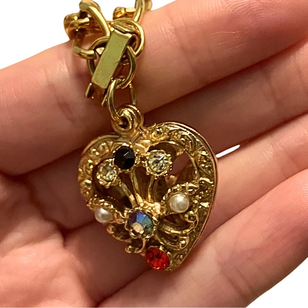 Vintage 70s Gold Tone Coquette Charm Bracelet Heart Key Victorian AB Pearl 6.5” - Picture 5 of 6